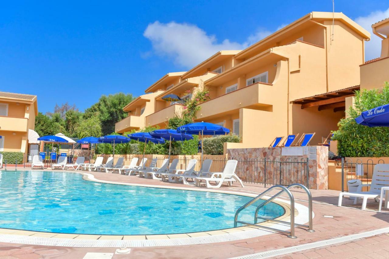 Residence Le Onde Badesi Εξωτερικό φωτογραφία