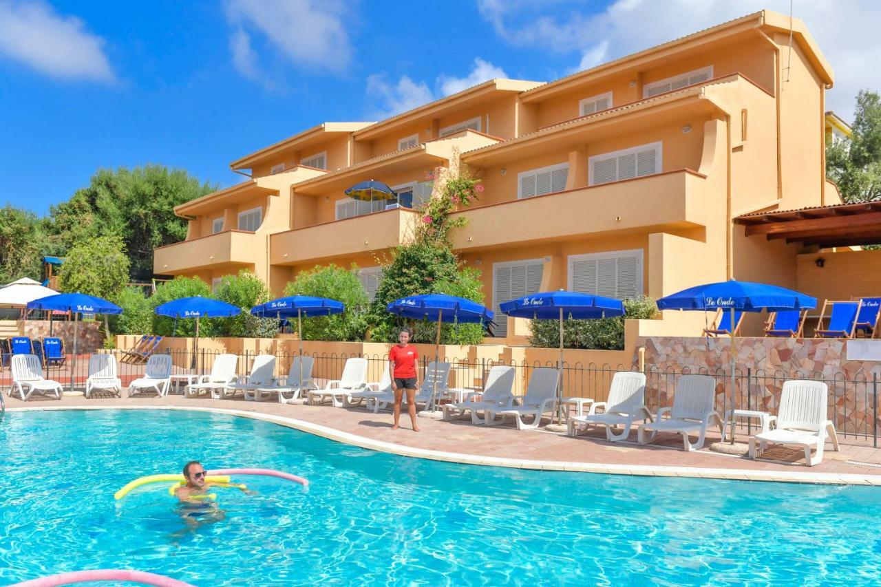 Residence Le Onde Badesi Εξωτερικό φωτογραφία