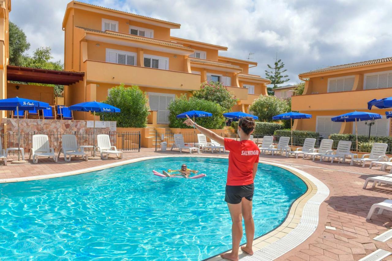 Residence Le Onde Badesi Εξωτερικό φωτογραφία