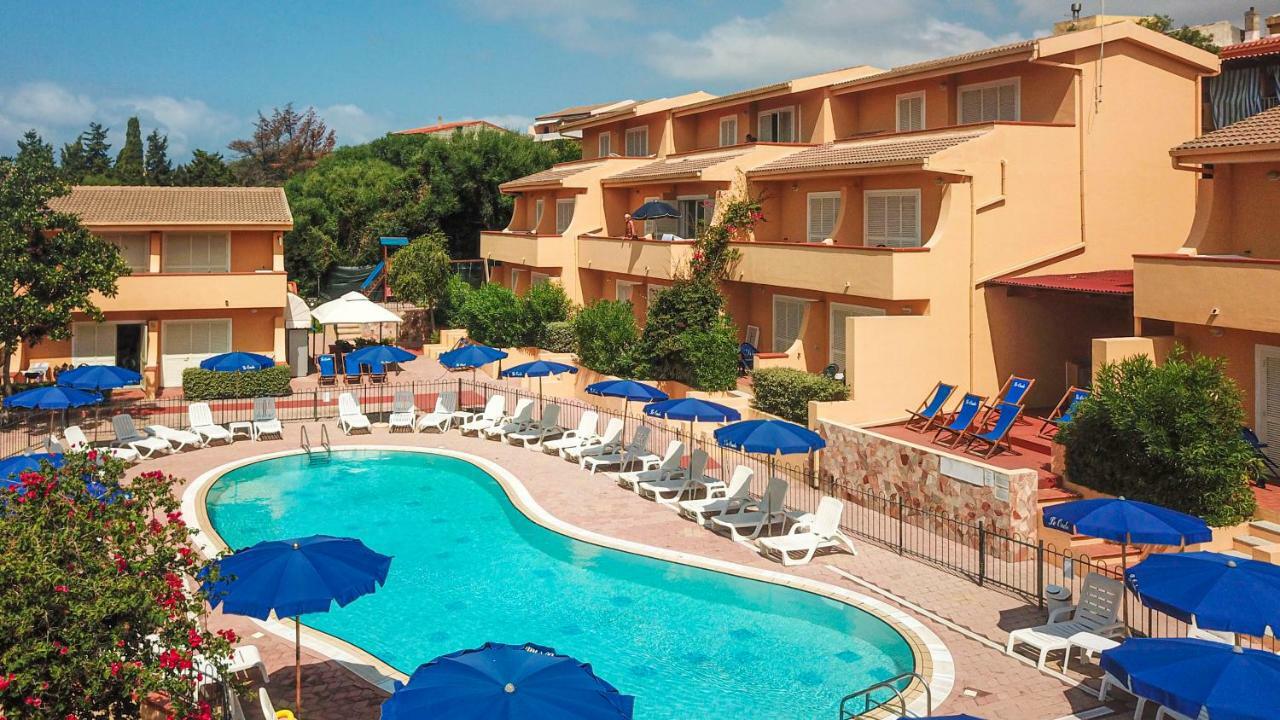Residence Le Onde Badesi Εξωτερικό φωτογραφία
