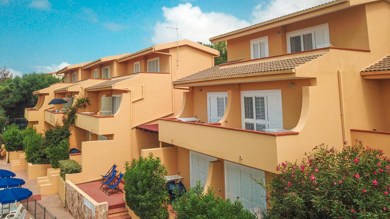 Residence Le Onde Badesi Εξωτερικό φωτογραφία